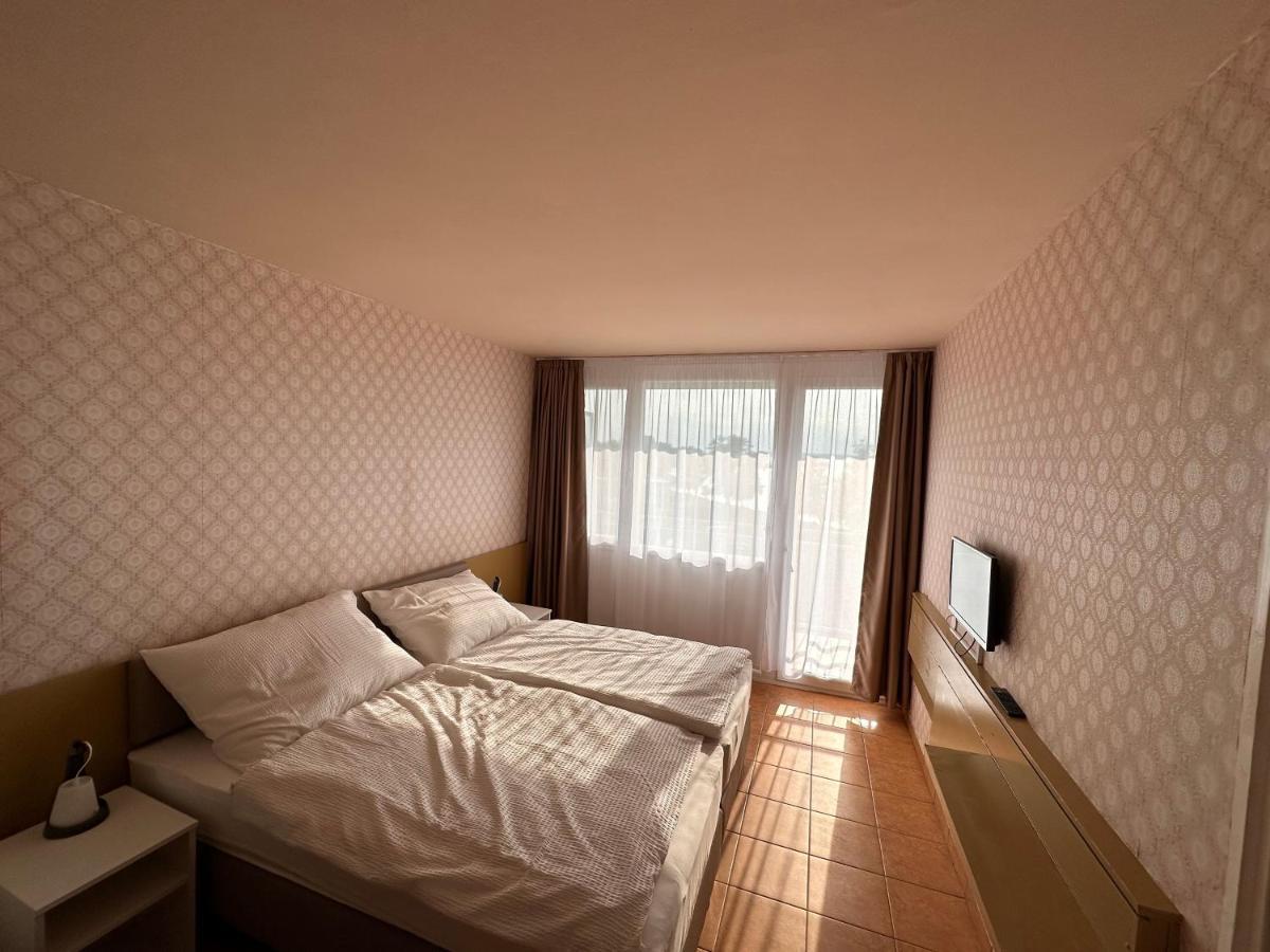 Part Hotel Siofok Exterior photo