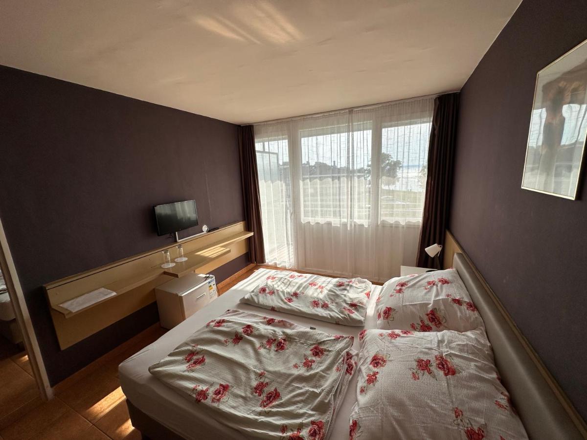 Part Hotel Siofok Exterior photo