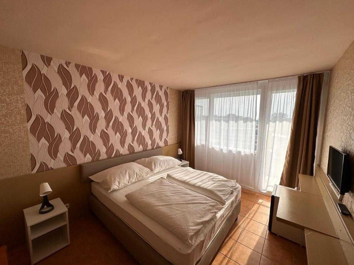 Part Hotel Siofok Exterior photo