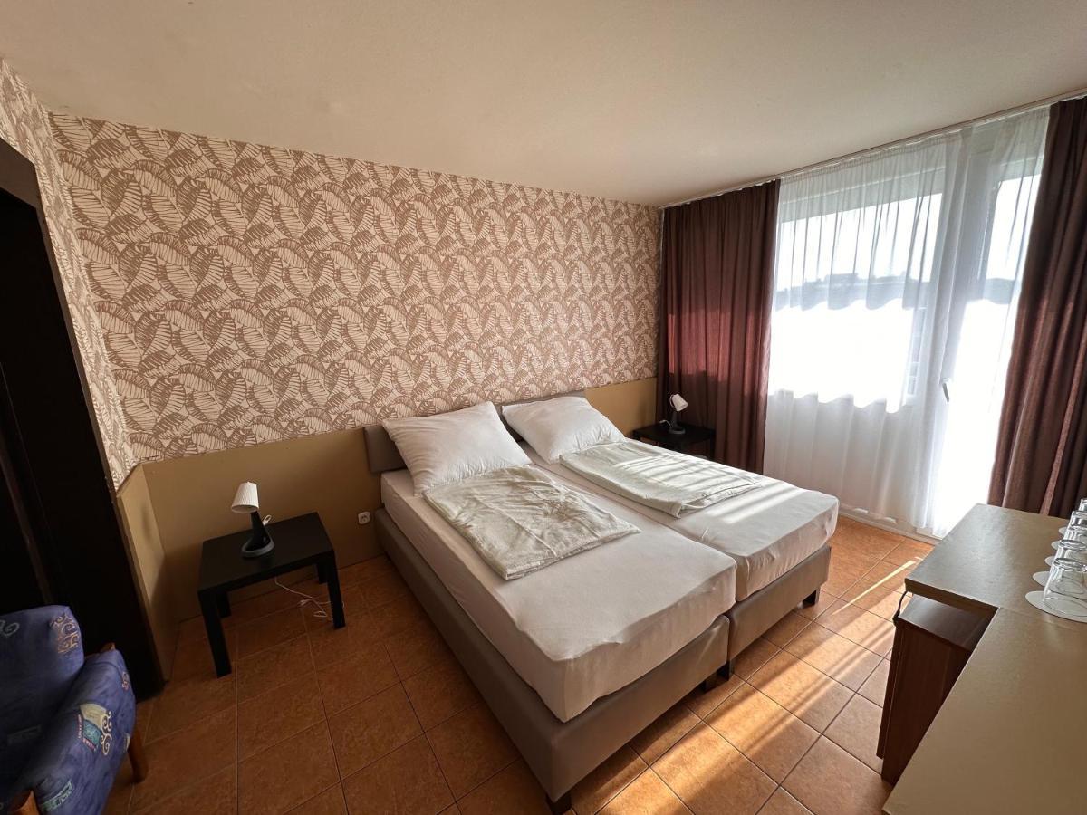 Part Hotel Siofok Exterior photo