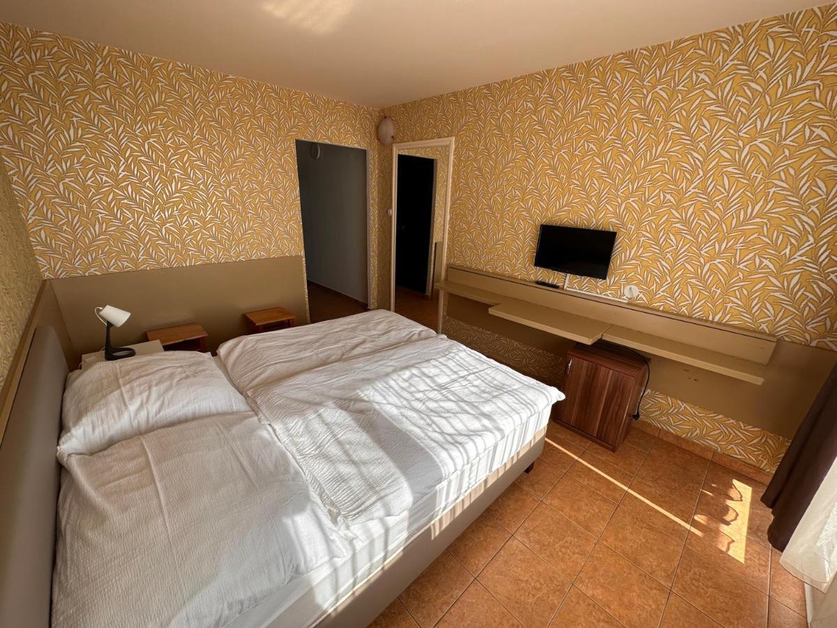 Part Hotel Siofok Exterior photo