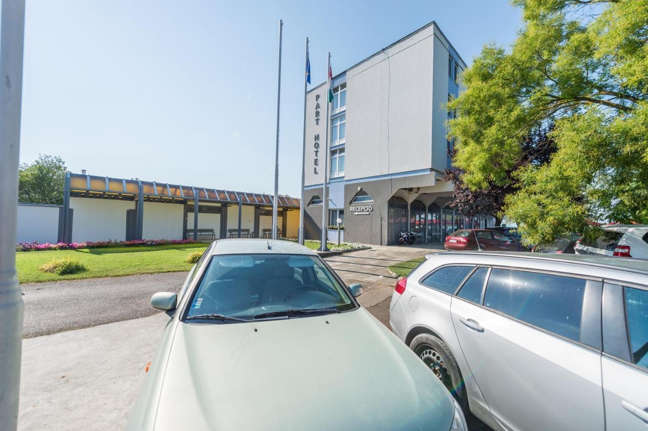 Part Hotel Siofok Exterior photo